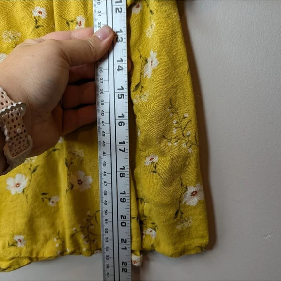 Old Navy Mustard Floral Smocked Front Back Short Sleeve Blouse Women S - Picture 5 of 6